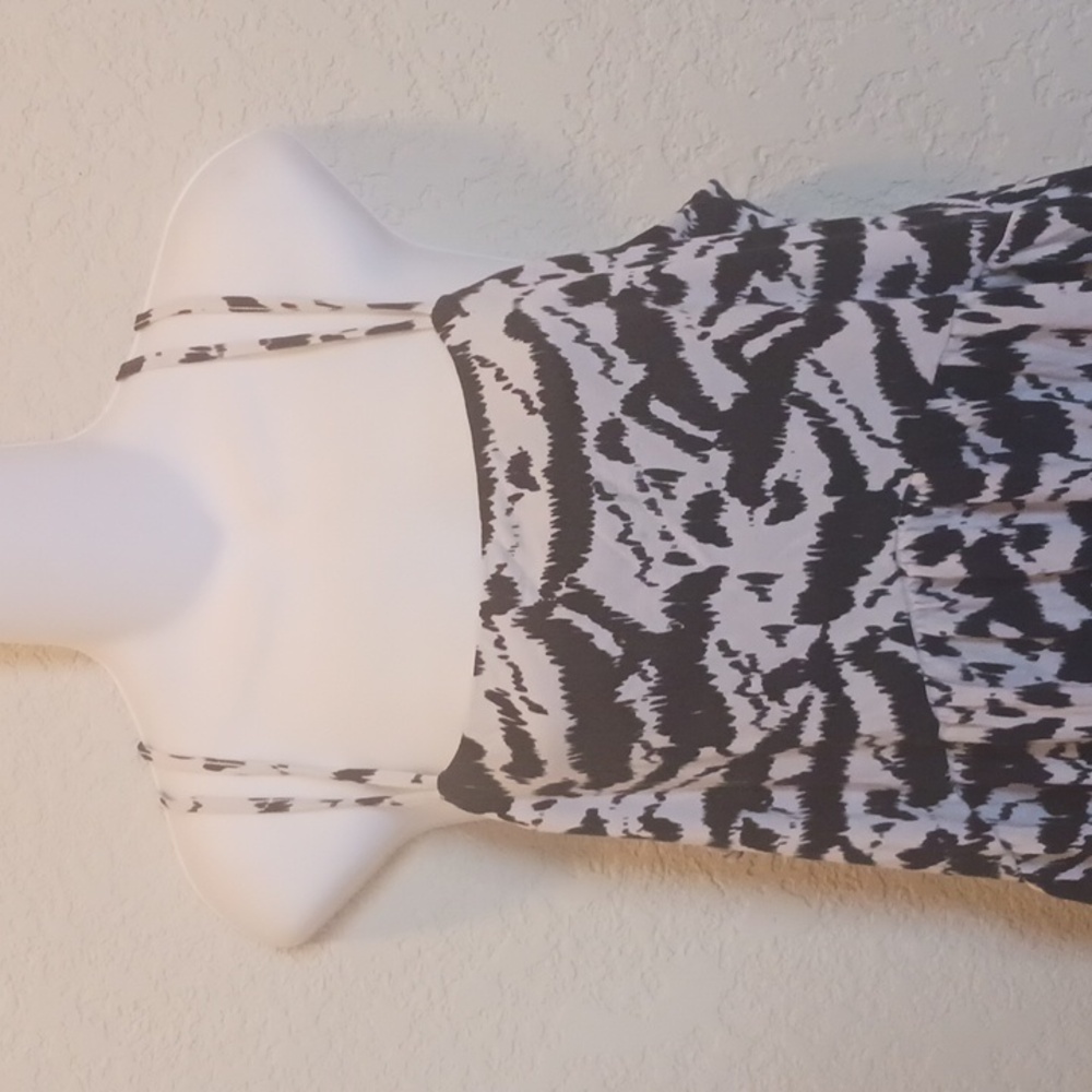 XL Old Navy Dress - Picture 2 of 5